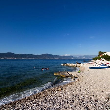Apartments David - 20M From The Beach With Parking Trogir Exterior photo