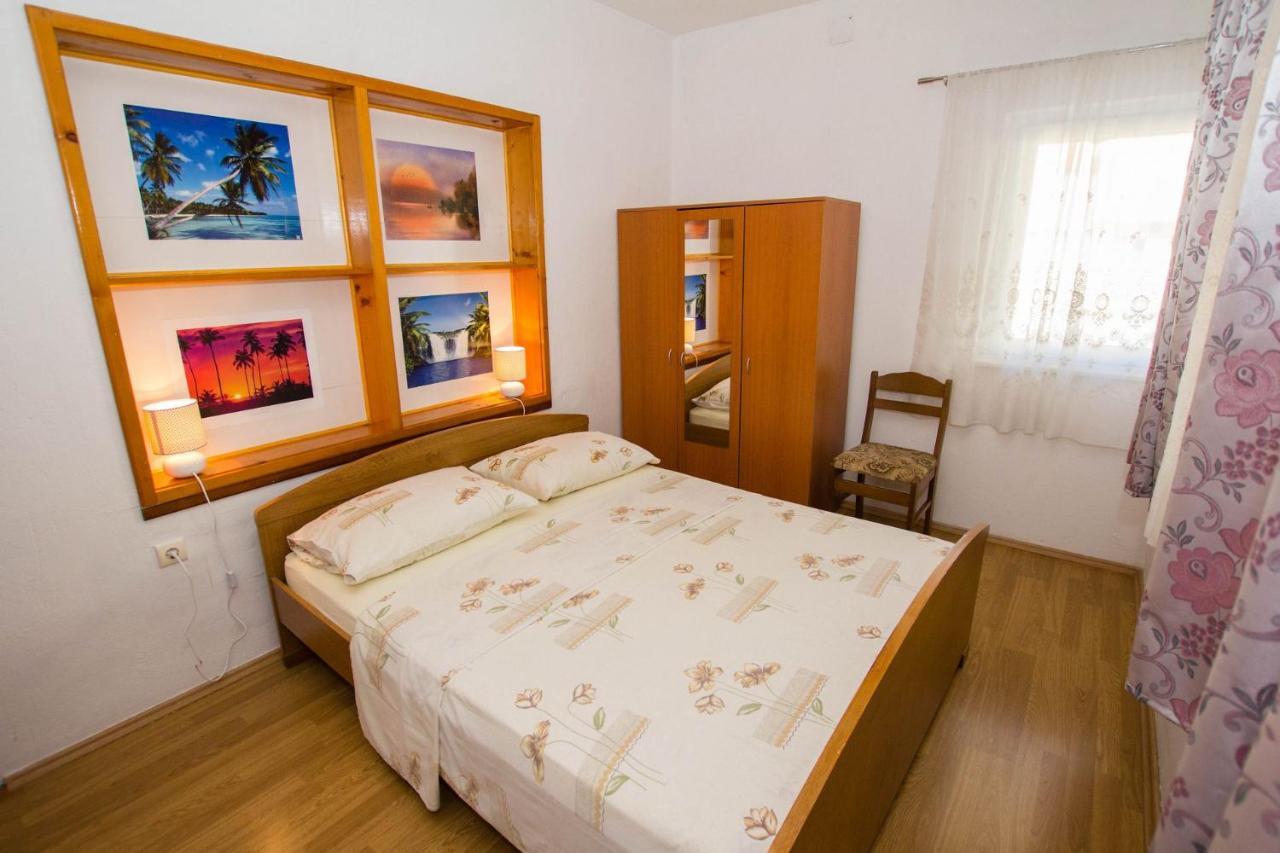Apartments David - 20M From The Beach With Parking Trogir Exterior photo