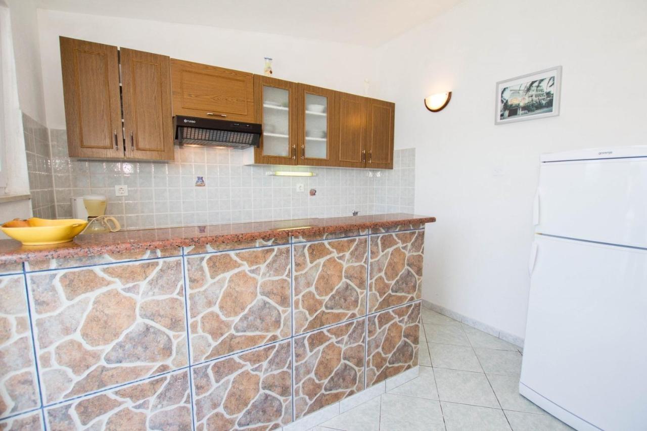 Apartments David - 20M From The Beach With Parking Trogir Exterior photo