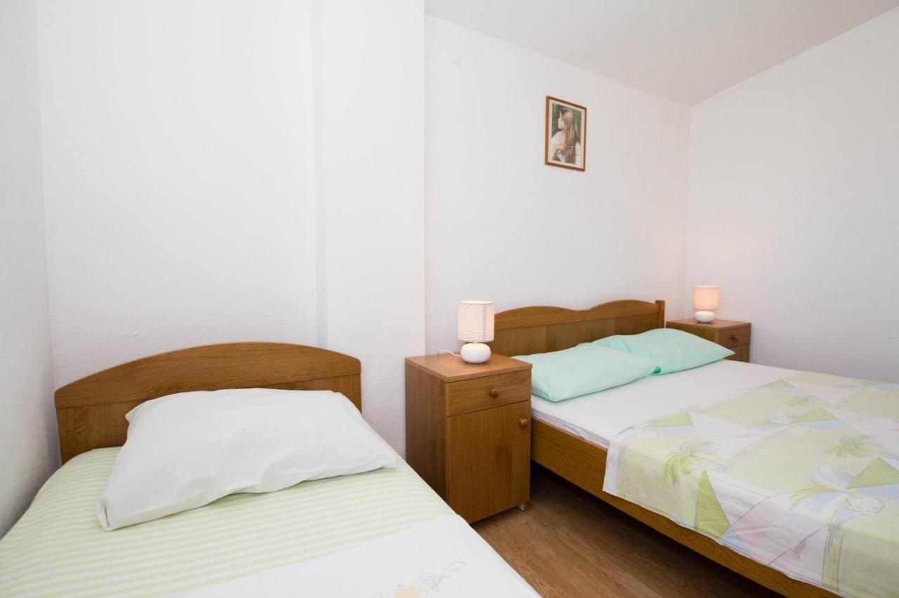 Apartments David - 20M From The Beach With Parking Trogir Exterior photo