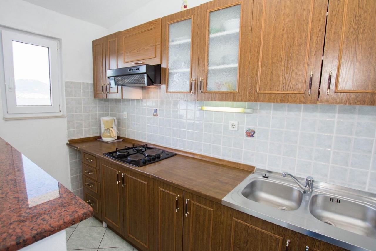 Apartments David - 20M From The Beach With Parking Trogir Exterior photo