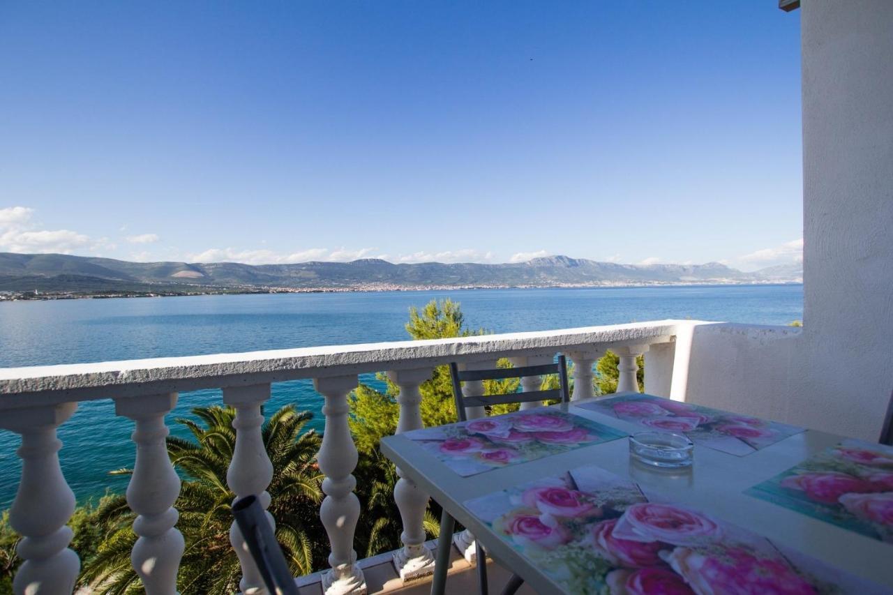 Apartments David - 20M From The Beach With Parking Trogir Exterior photo