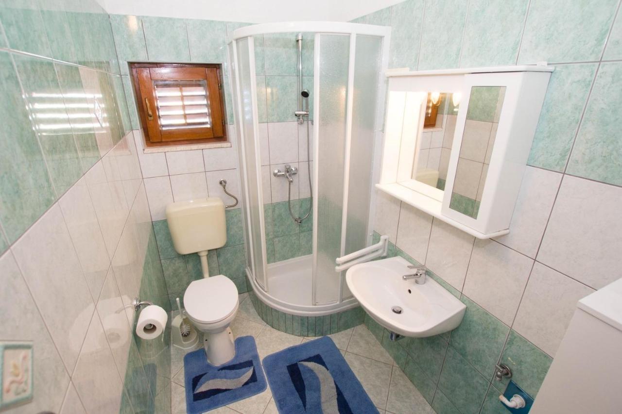 Apartments David - 20M From The Beach With Parking Trogir Exterior photo